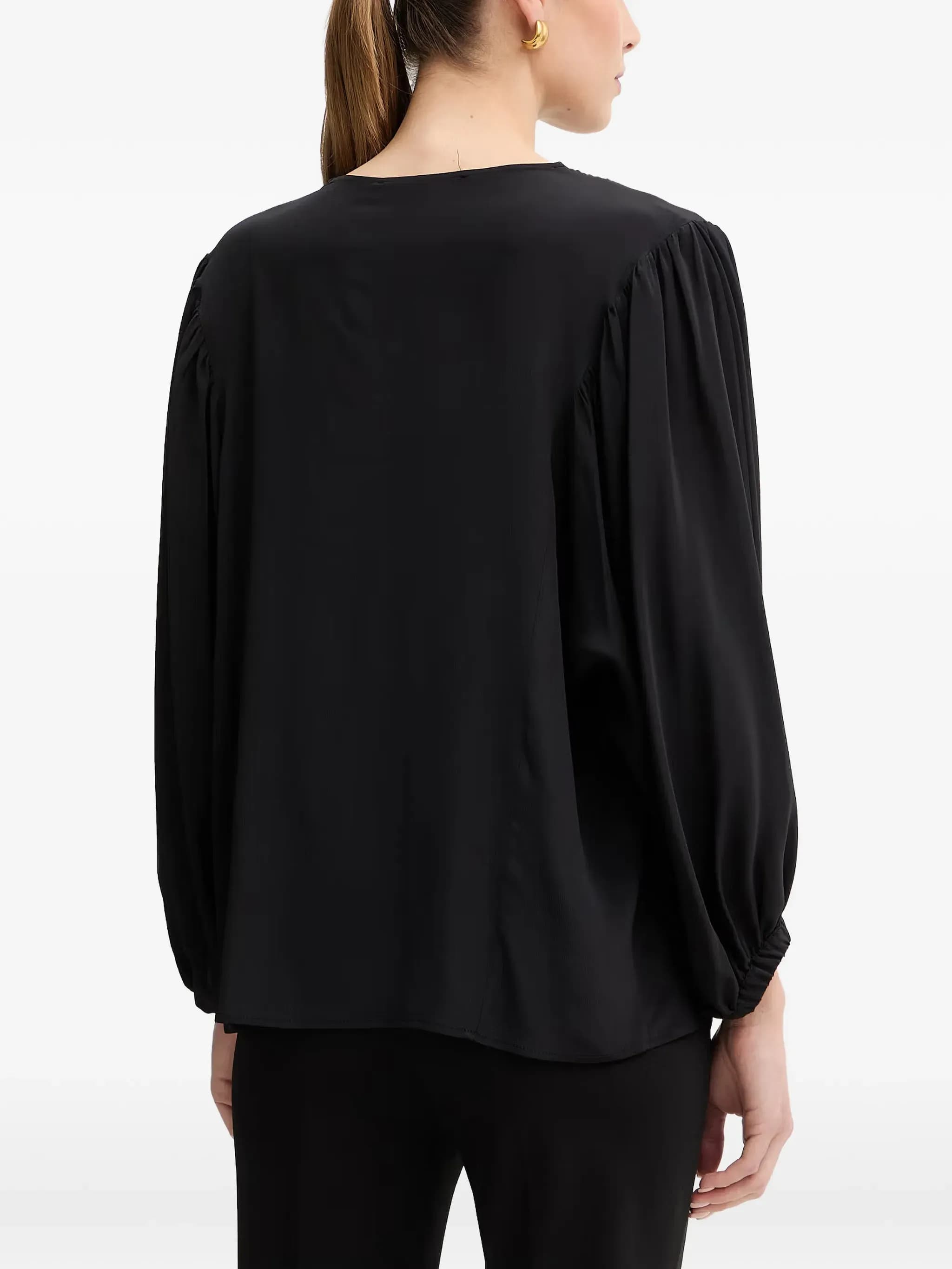 Gathered-sleeve blouse 3