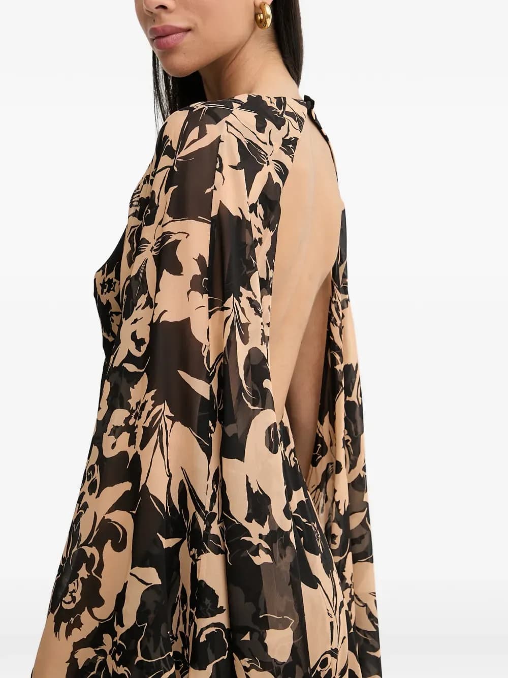 Vestido estampa floral e costas abertas 2